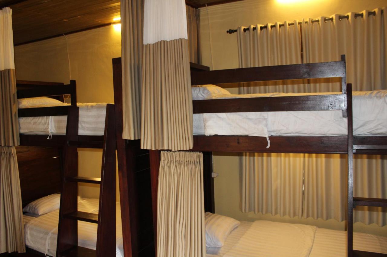 Desa Hostel Munduk  Exterior photo