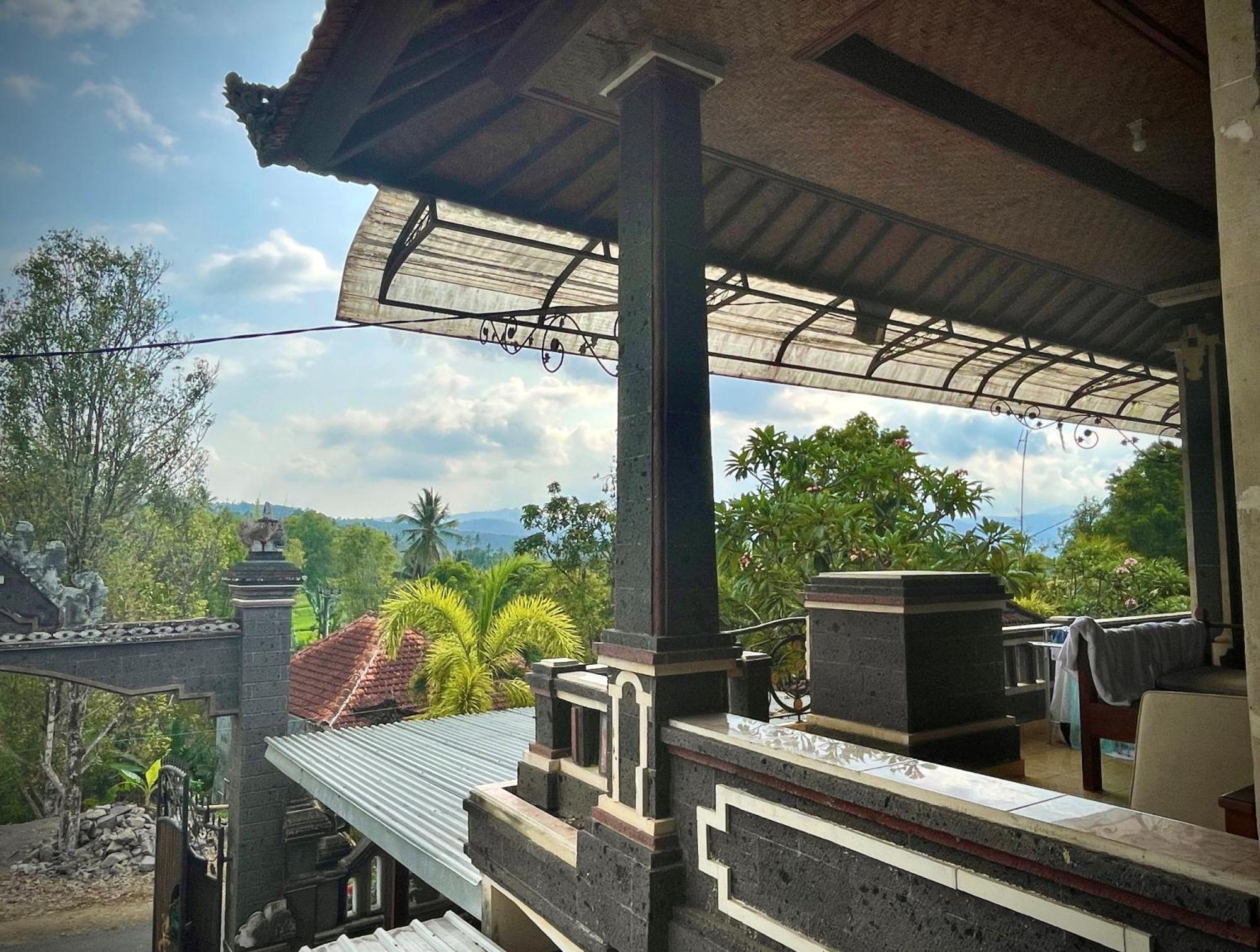 Desa Hostel Munduk  Exterior photo