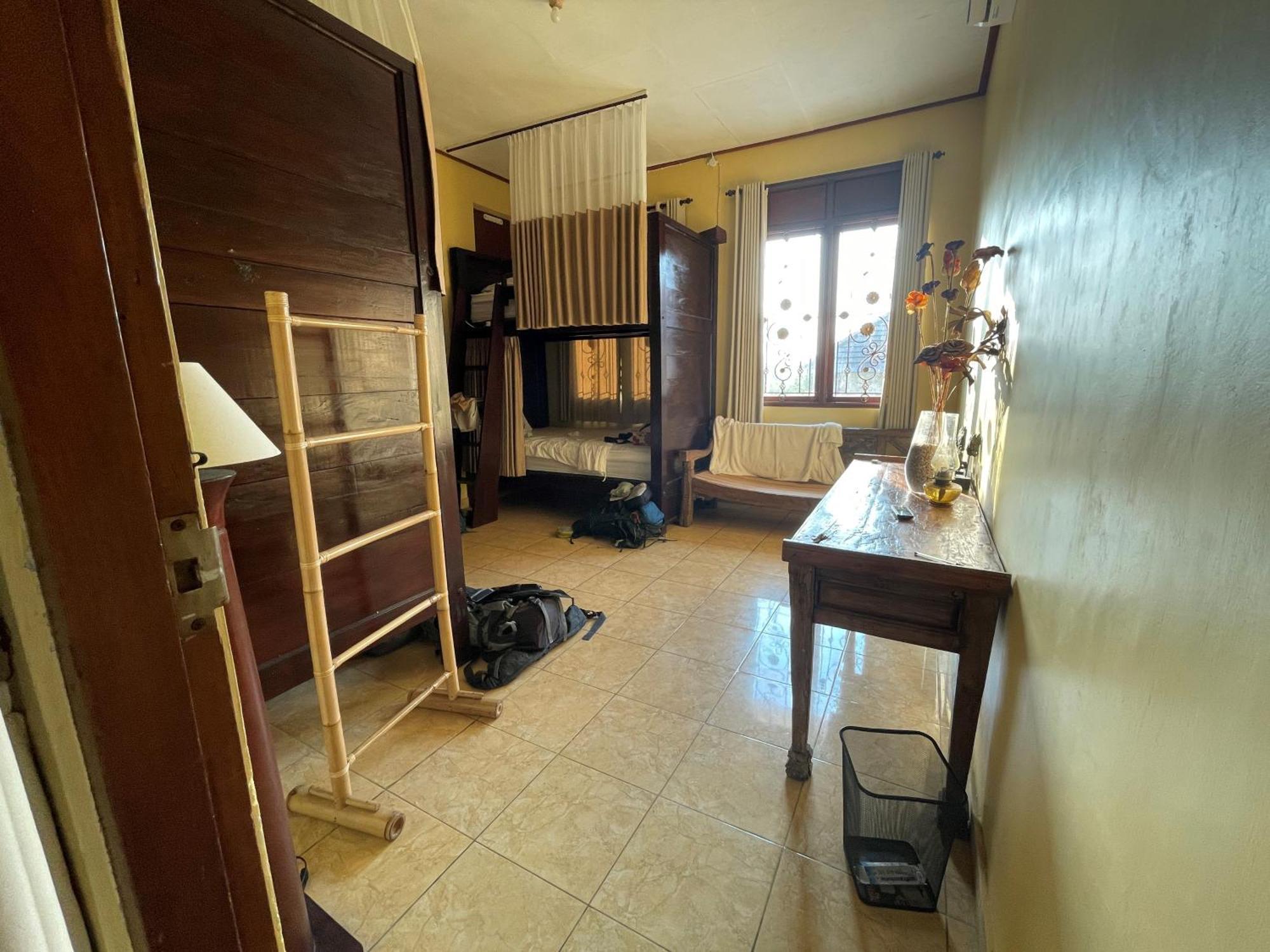 Desa Hostel Munduk  Exterior photo