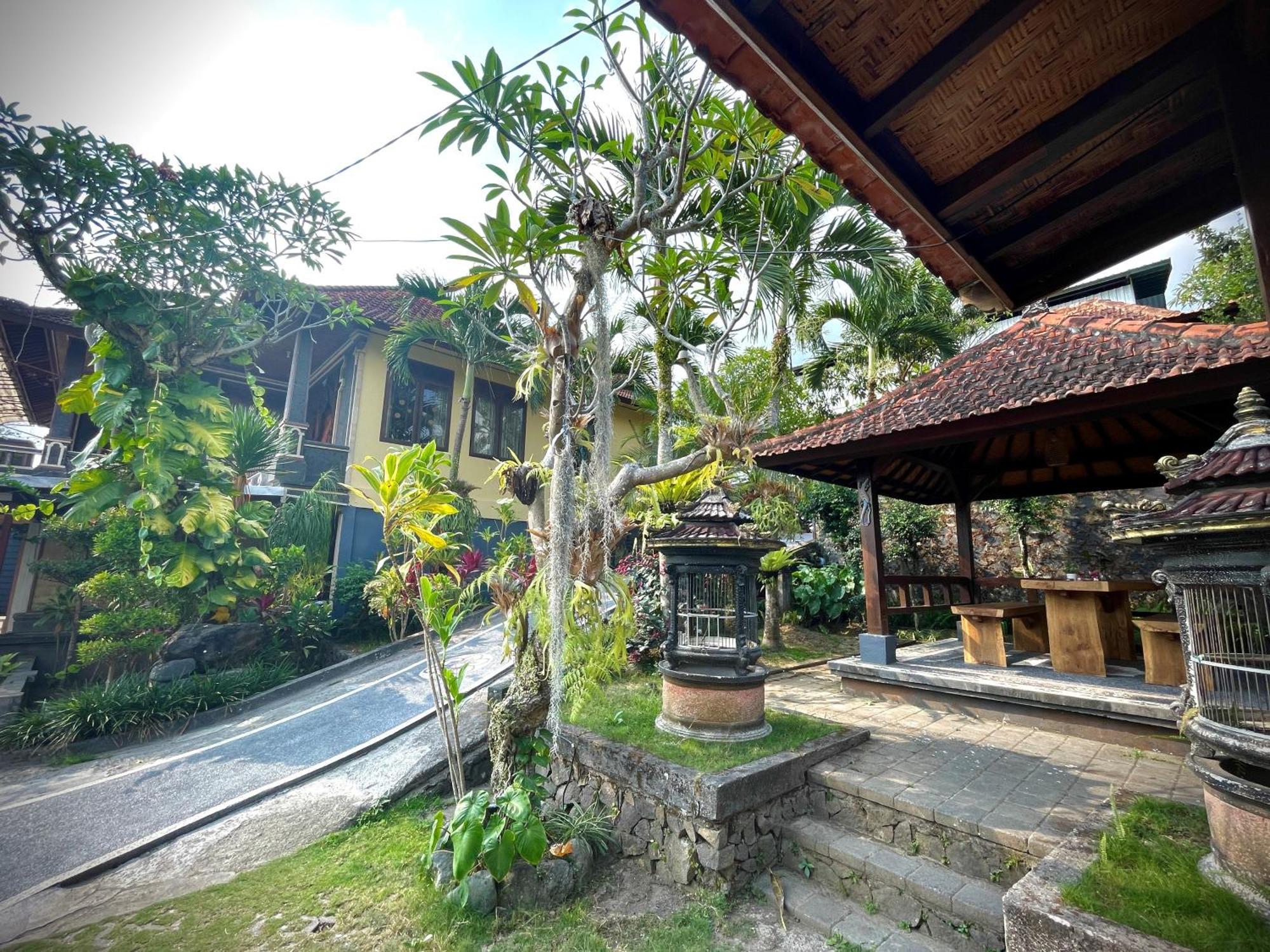 Desa Hostel Munduk  Exterior photo