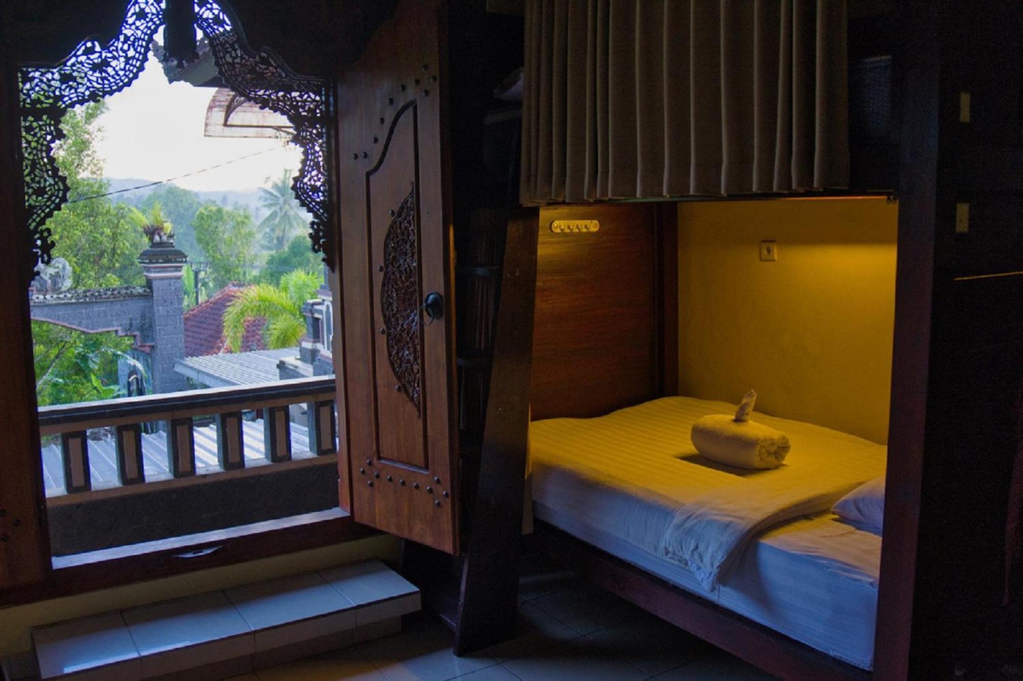 Desa Hostel Munduk  Exterior photo