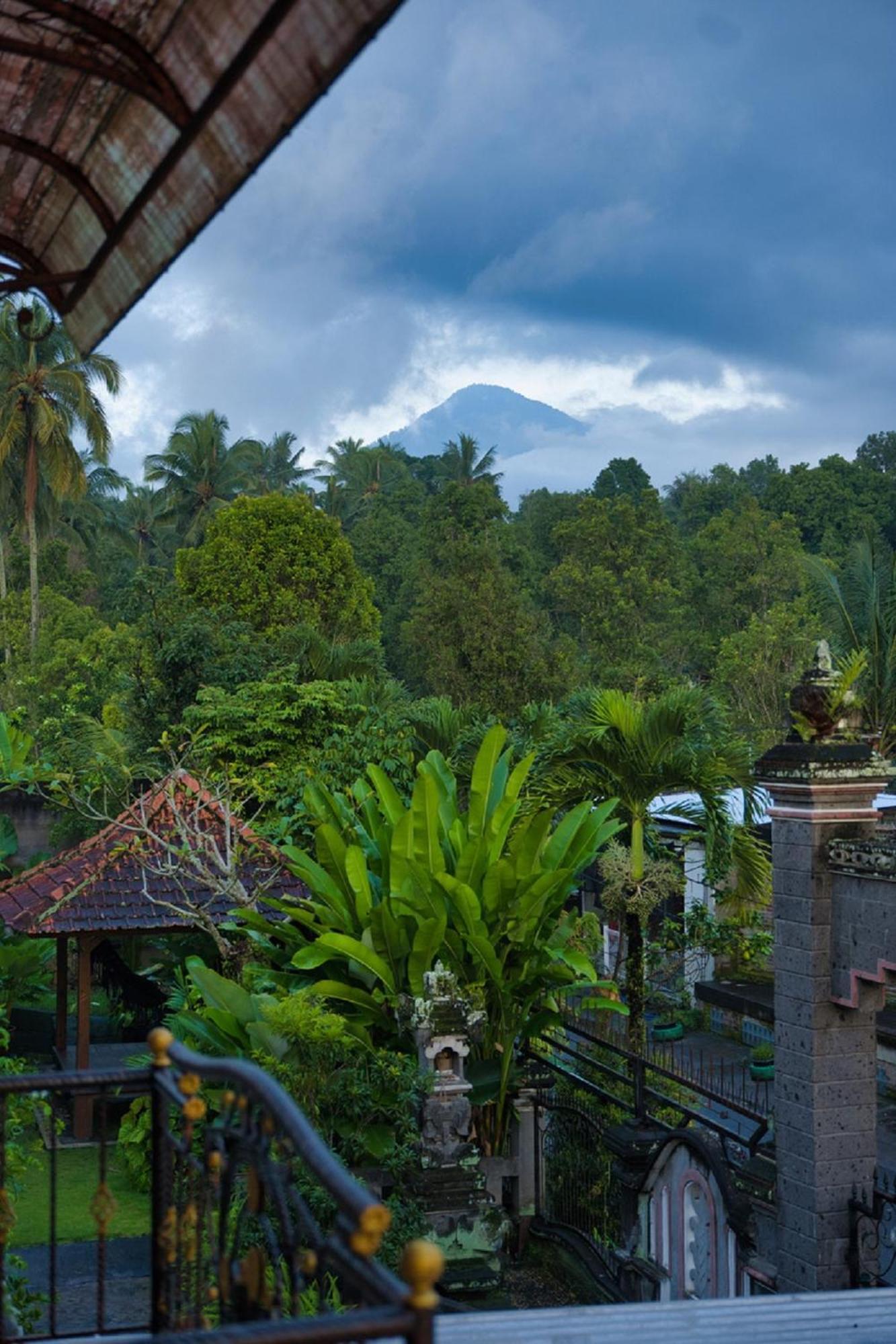 Desa Hostel Munduk  Exterior photo